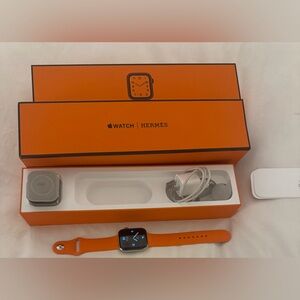 Hermes Apple Watch 5 series 44mm (watch band is not Hermes)